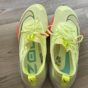 New!!! Worn 2x. Nike Zoom x Atomicknit